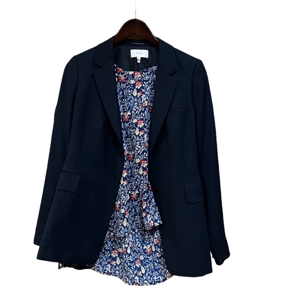 PLEIONE Sleeveless Floral Blouse